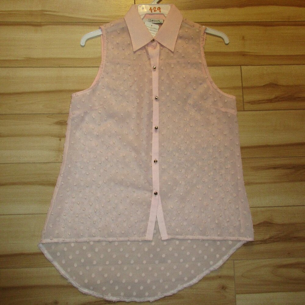 Sleeveless blouse